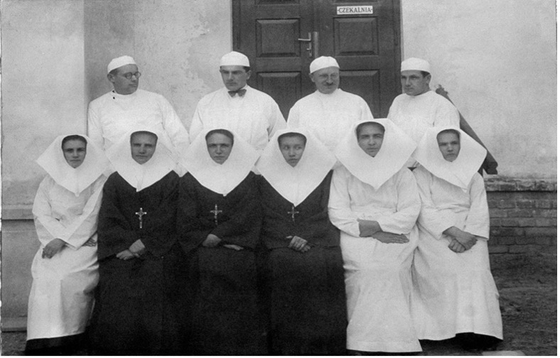 Fot. Personel szpitala w roku 1930